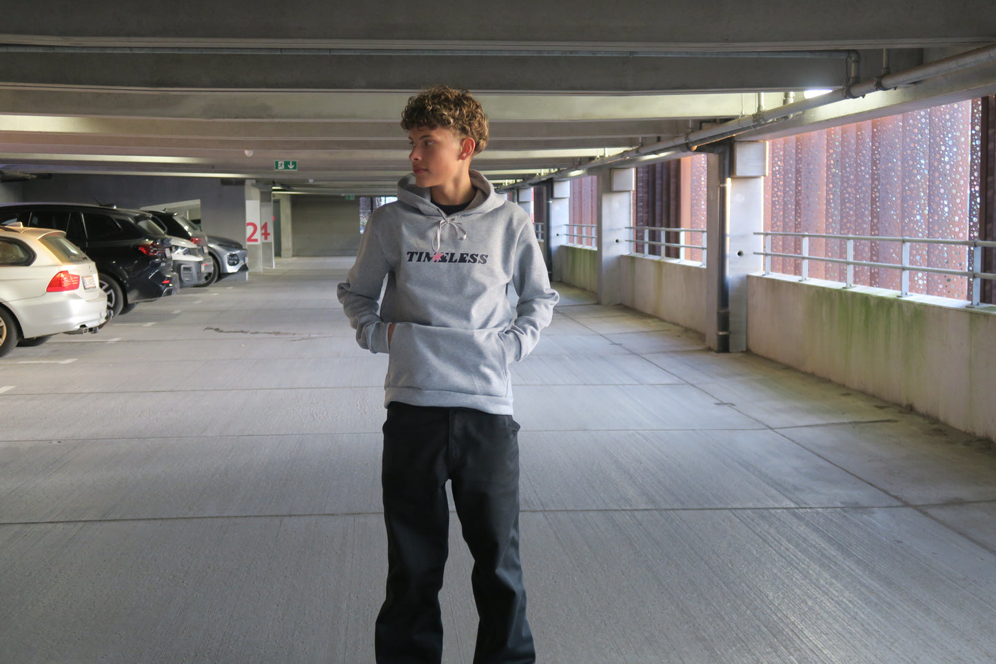 Timeless Hoodie Grå